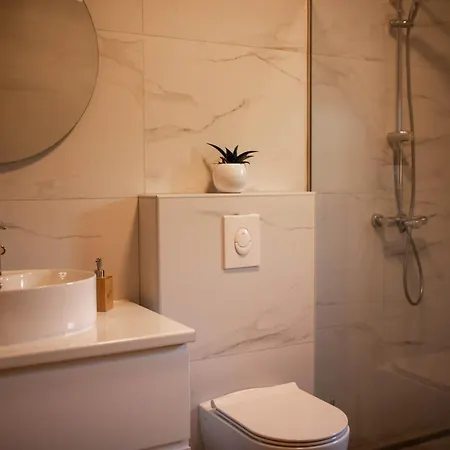 Pearl In Stone With Heated Pool Holiday home *