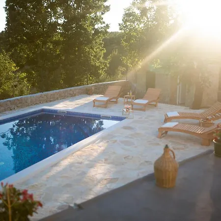 Holiday home Pearl In Stone With Heated Pool *