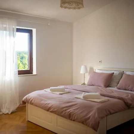 Holiday home Pearl In Stone With Heated Pool