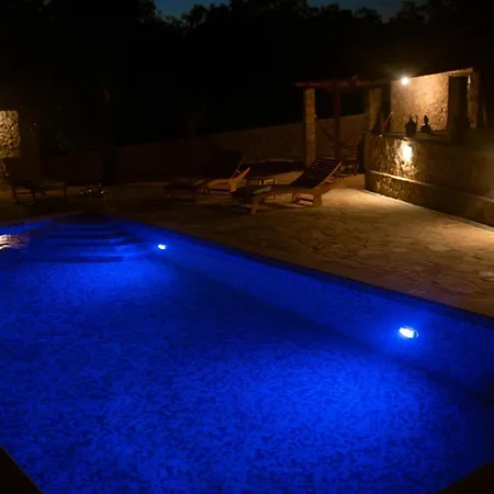 Pearl In Stone With Heated Pool Holiday home Imotski