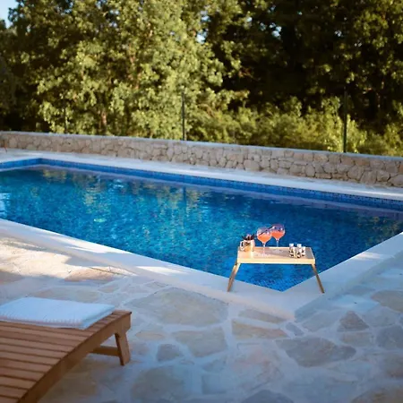 Cassa Blanca With Heated Pool Imotski