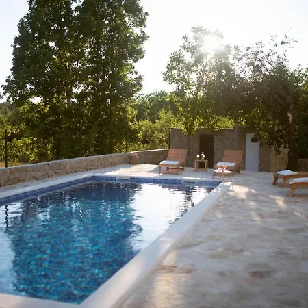 Cassa Blanca With Heated Pool Feriehus Imotski